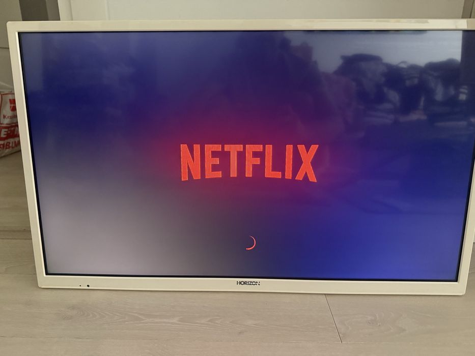 Televizor Horizont 80 cm Smart HD