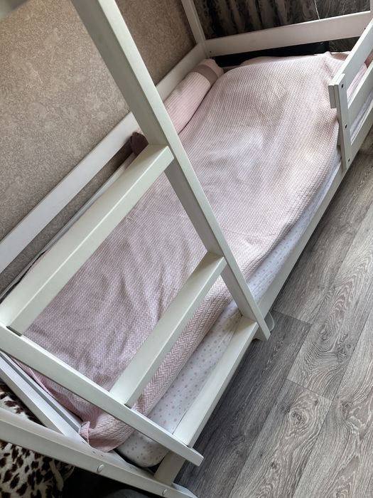 Продам двухъярусная кровать