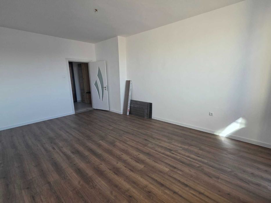 Тристаен апартамент в Надежда 2