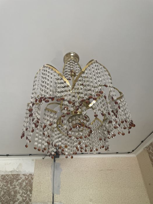 Продам люстру для квартиры