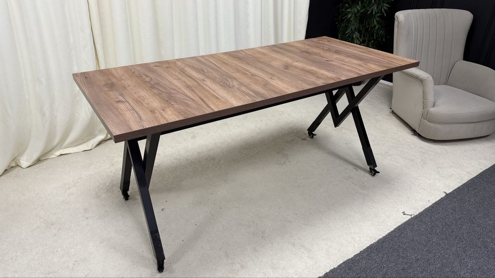 Продаю стол     .