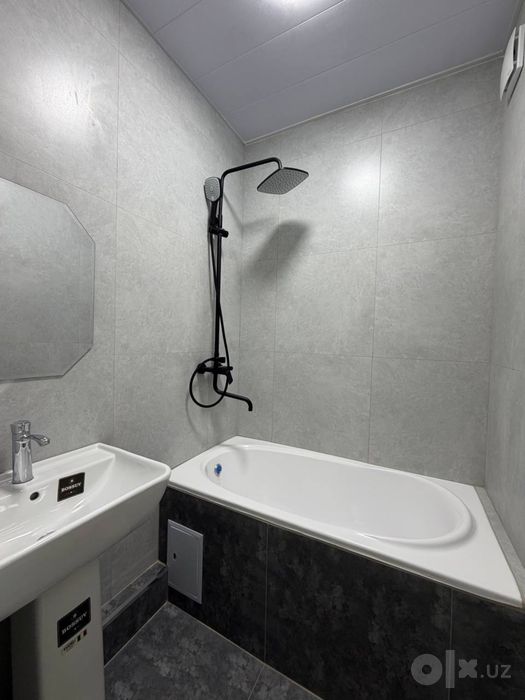 Sharq Bozorcha 7 Maktab Oldida 2 Xonalik Uy Srochni Sotiladi