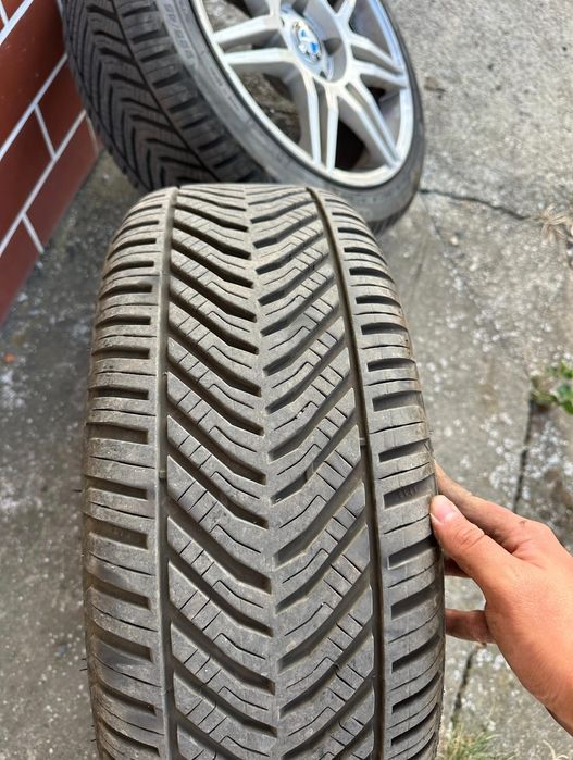 Jante BMW 5X120 R18 cu anvelope 225/45 R18 ( 2024)-Stare Excelentă, 1600 fix. All Season, M+S