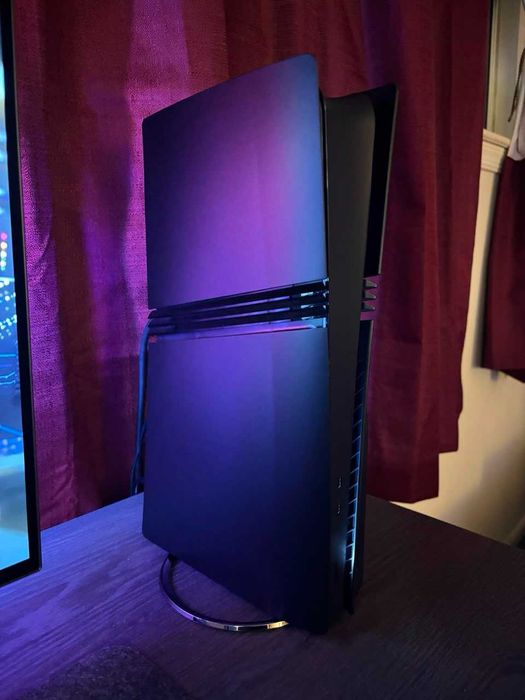 Продается Playstation 5 pro, полный комплект.
