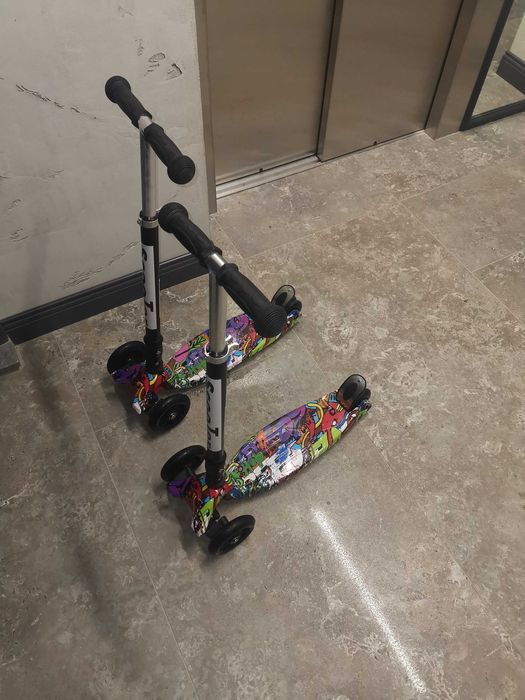 Две детски триколки