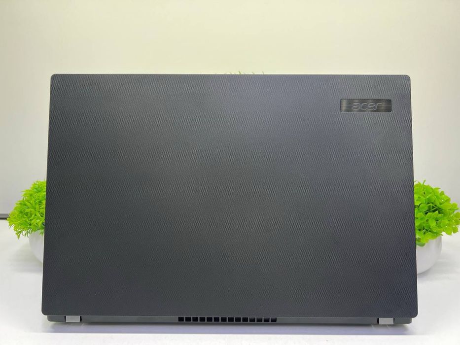 Acer Travel Mate core i5-12