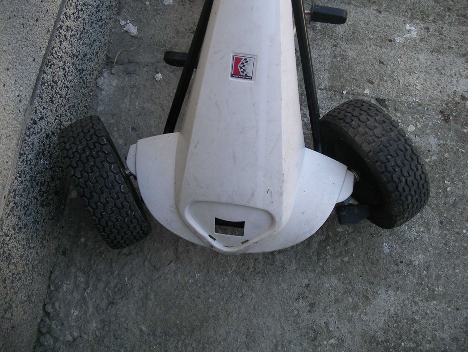 Продавам детска кола играчка