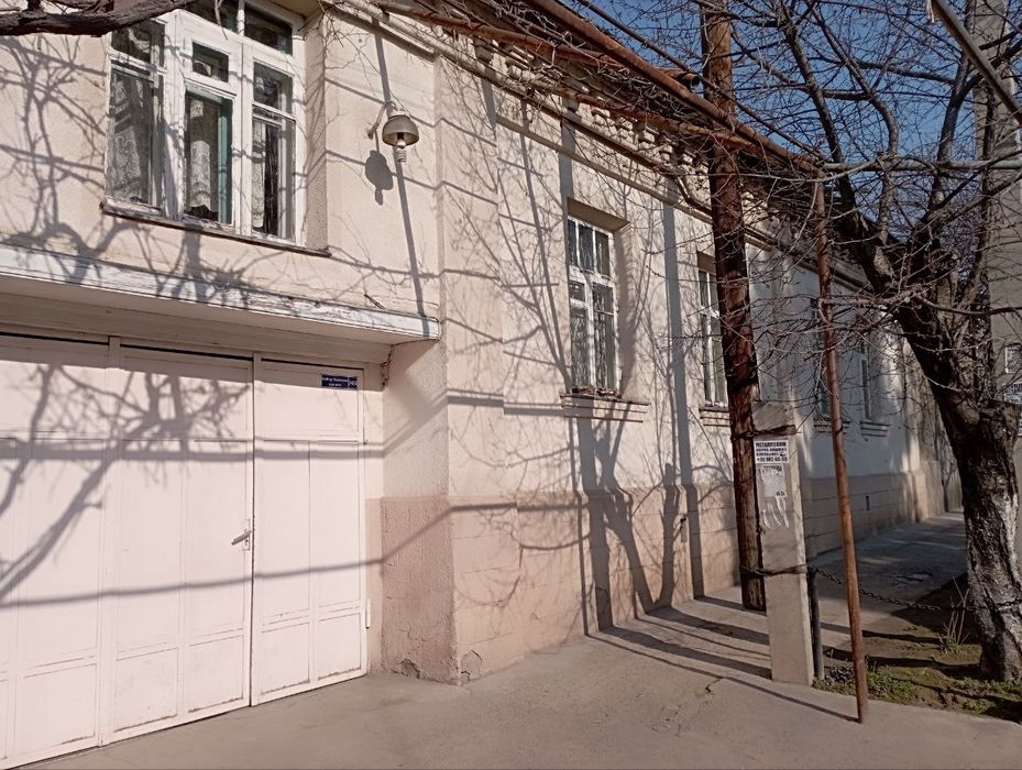 Уй сотилади дуба кулай жойда жойлашган хар томонлама яхши