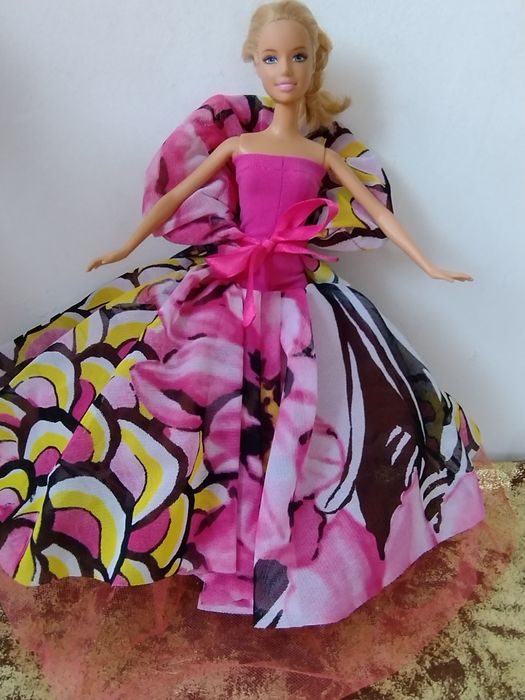 дрехи за кукли Барби и Кен