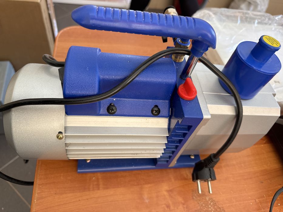 Pompa de vid Vevor noua