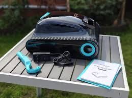 Безпроводной робот пылесос для бассейна