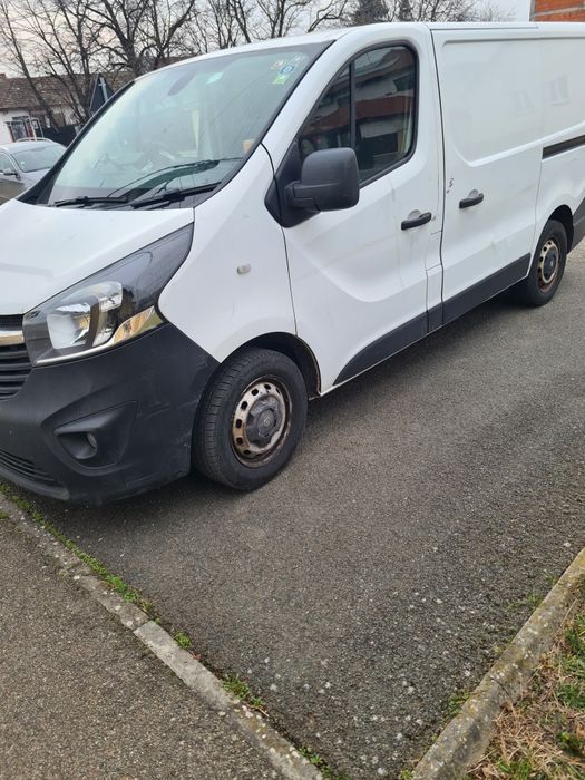 Opel vivaro  2015