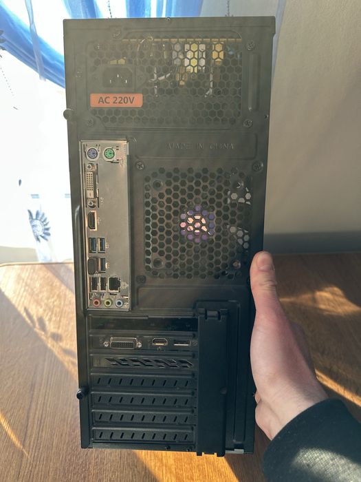 PC Gaming / Office | Ryzen 3 3200 G • GTX 1050 Ti • 8GB RAM • 2x SSD •