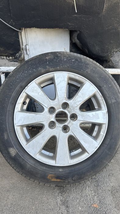 Запаска тойота камри 40     215/60/16