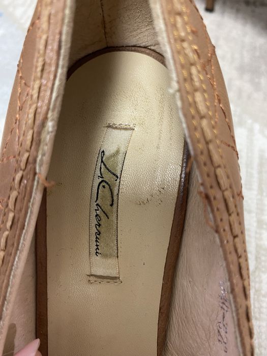 Продам коженный туфли женский