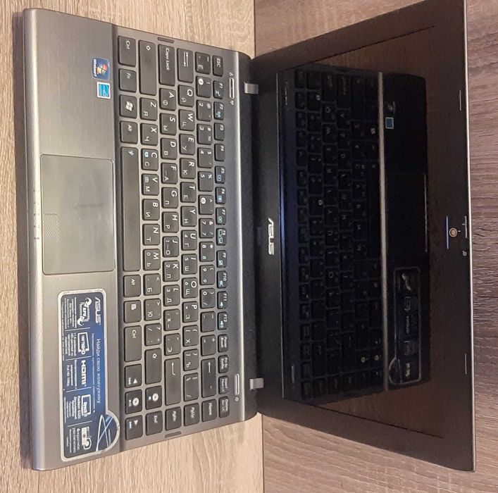 Ноутбук ASUS Eee PC 1225