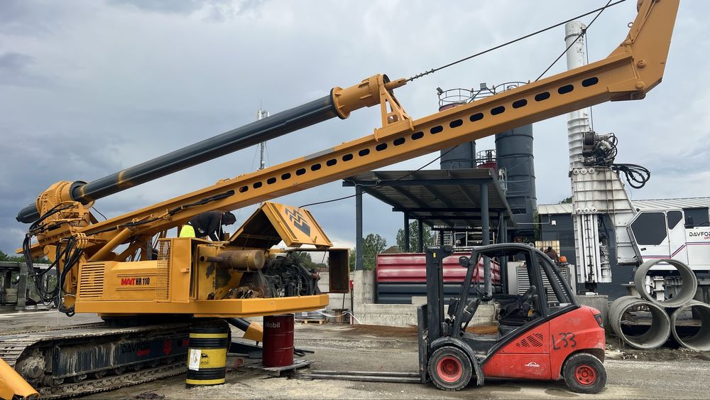 **DAVFOR FORAJE**Executam fantani, piloți forați ,fose, foraj vertical