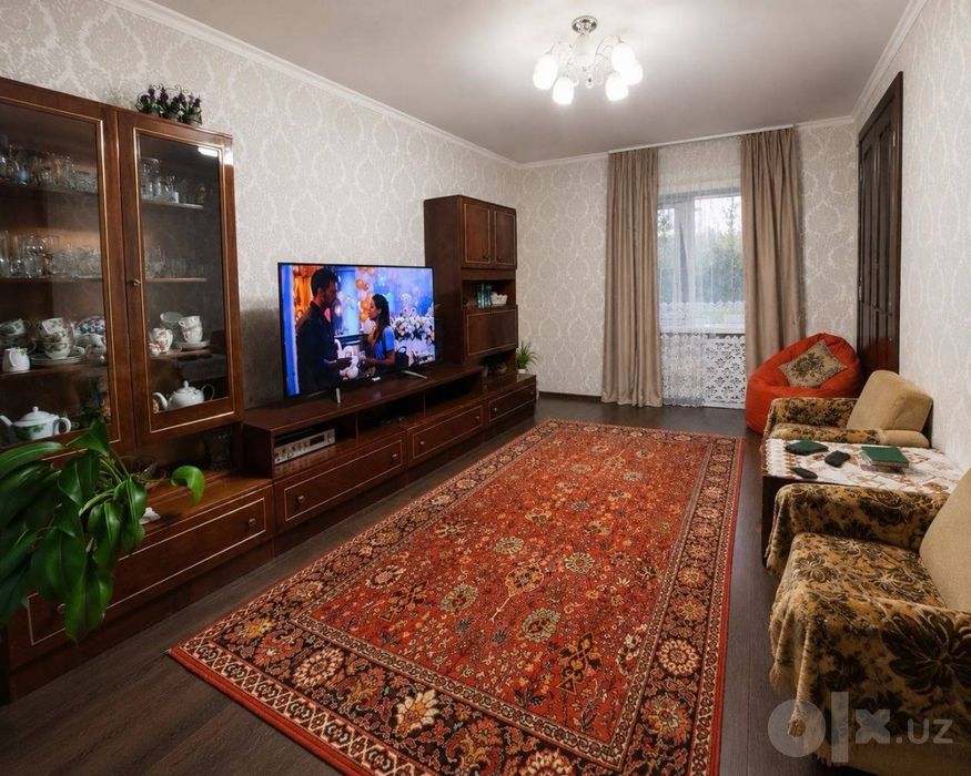 Бобура Продаётса 3/3/4 Пед институт 76кв.м Срочна