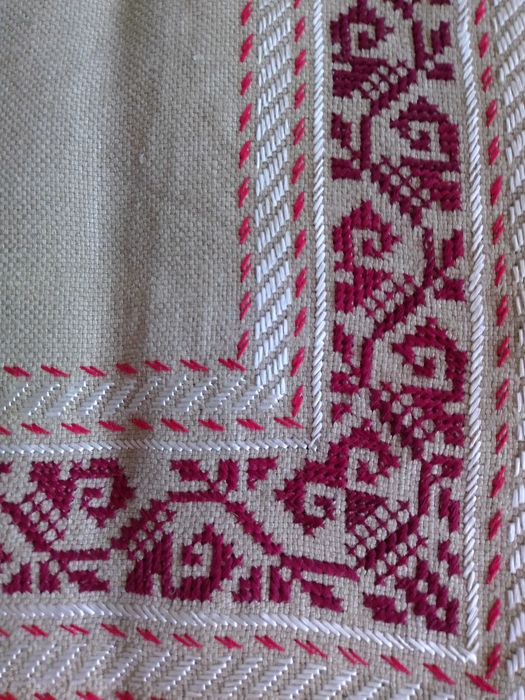карета българска бродерия