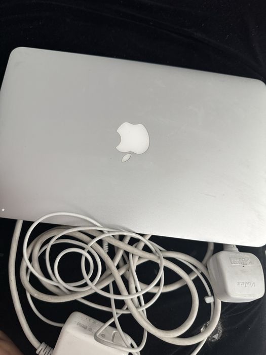 Macbook pentru piese