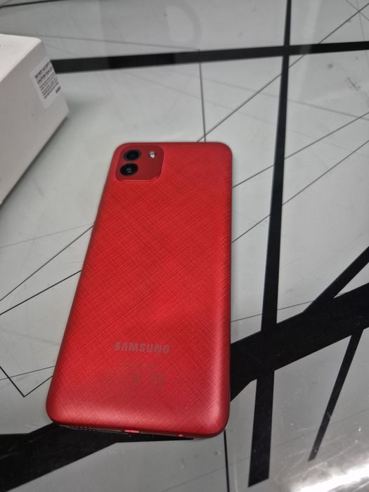 Продаю телефон самсунг