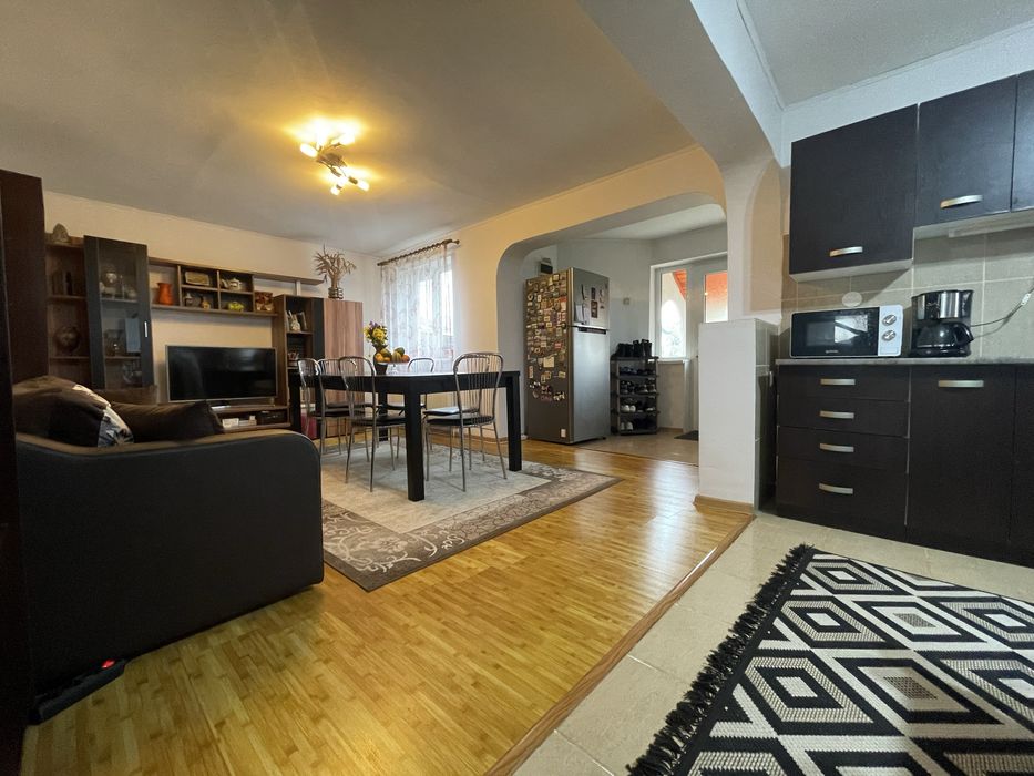 Casă renovată, mobilată, 200 mp – mutare rapidă