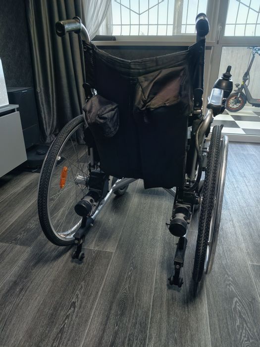 Продам электрическую инвалидную коляску