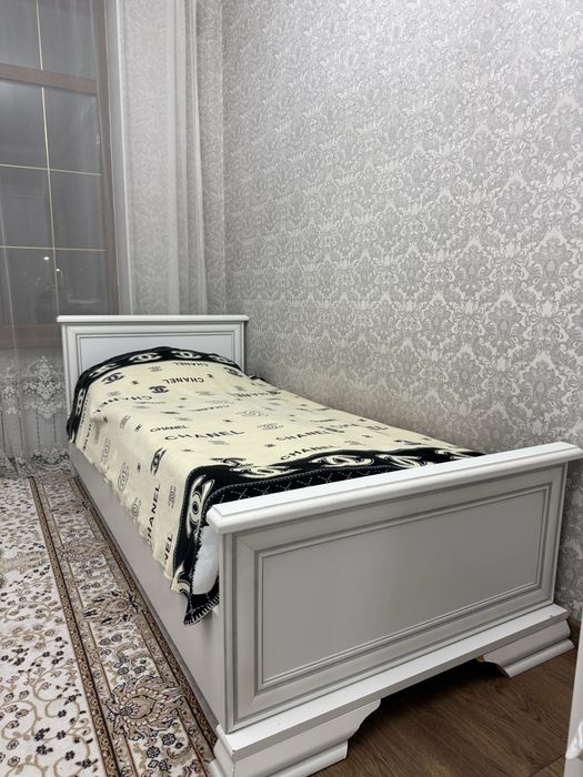 Спальный гарнитур в отличном состоянии!!!