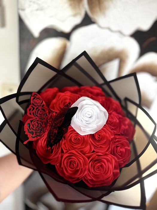 Trandafiri din satin