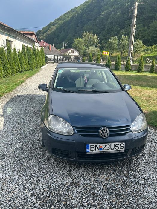 autoturism vw golf 5