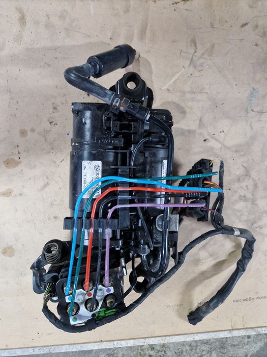 Compresor aer suspensie pneumatica VW Phaeton 3.0 TDI 2008