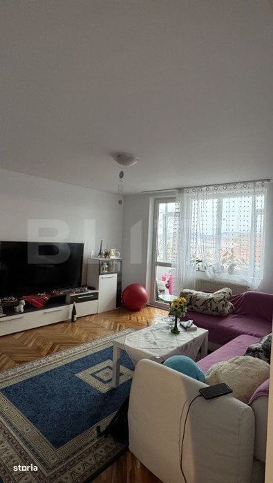 Apartament cu 4 camere,zona Progresul