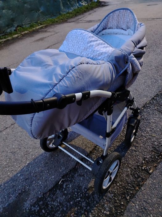 Vând cărucior 2 în 1