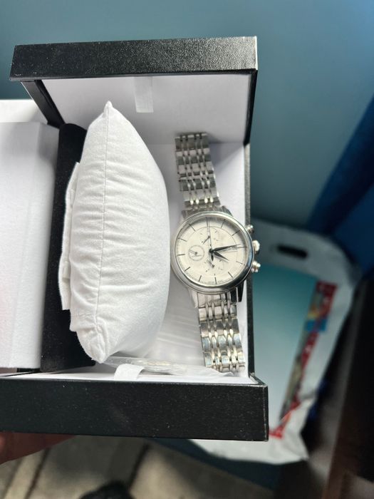 Часовник Tissot незабележим от нов