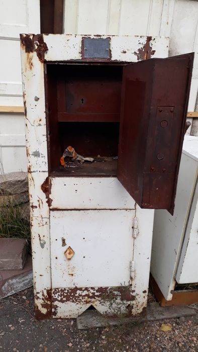 продам Сейф из Стали