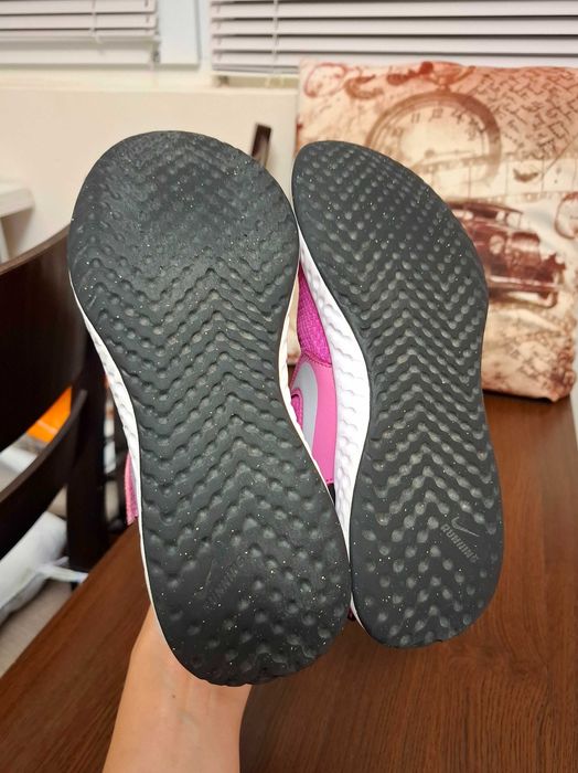 Маратонки skechers и nike