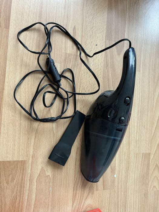 Автомобильный пылесос