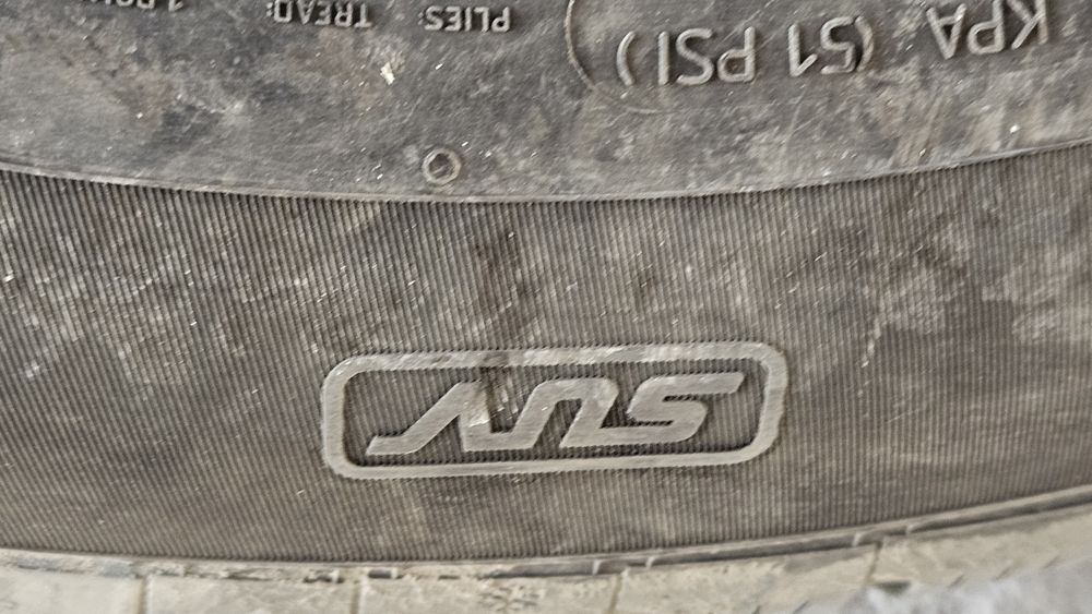 4 броя 215 65 17 зимни гуми Continental WinterContact и Vredestein Win