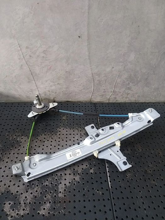 Macara manuala geam dreapta spate peugeot 208 ca cc 9673153880