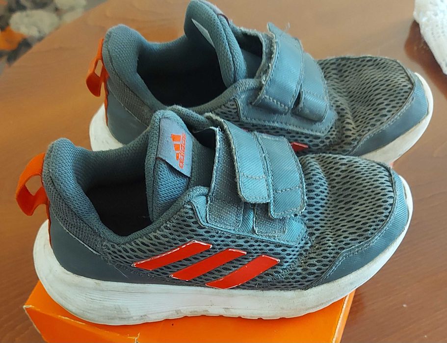 Обувки номер 33 за момче