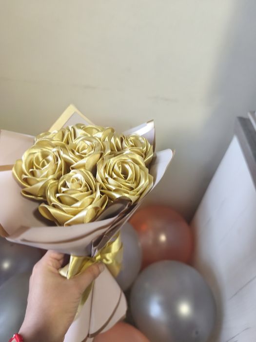 Ръчно изработен букет от рози,различни цветове