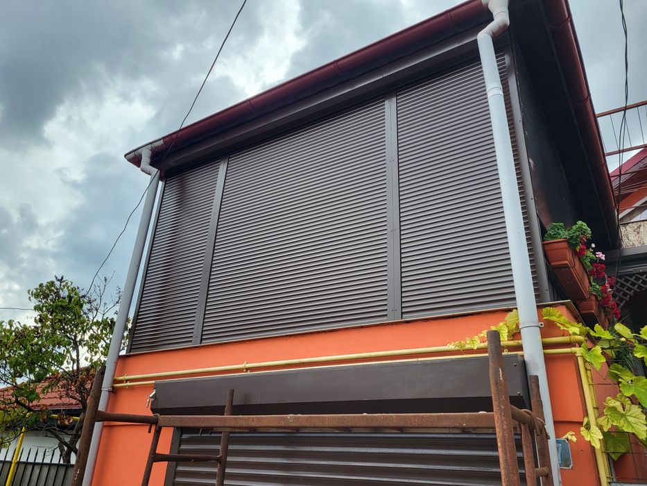 Jaluzele-Rulouri-Plase plisate-Role noapte-zi