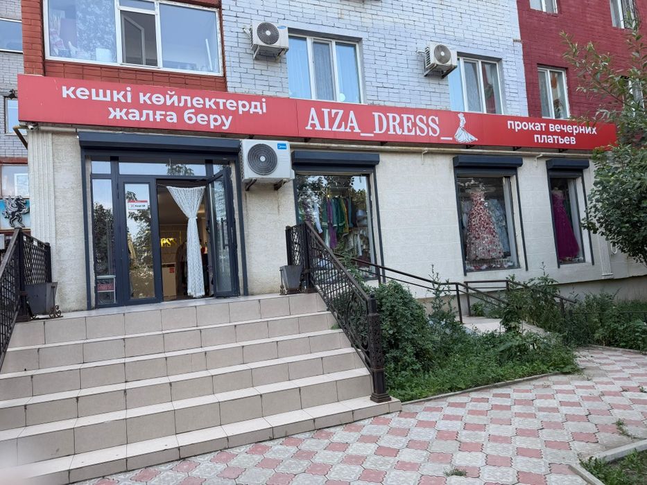 Продам коммерческое помещение 103 кв.м 12 мкр 58 В рядом ТД "Айда".