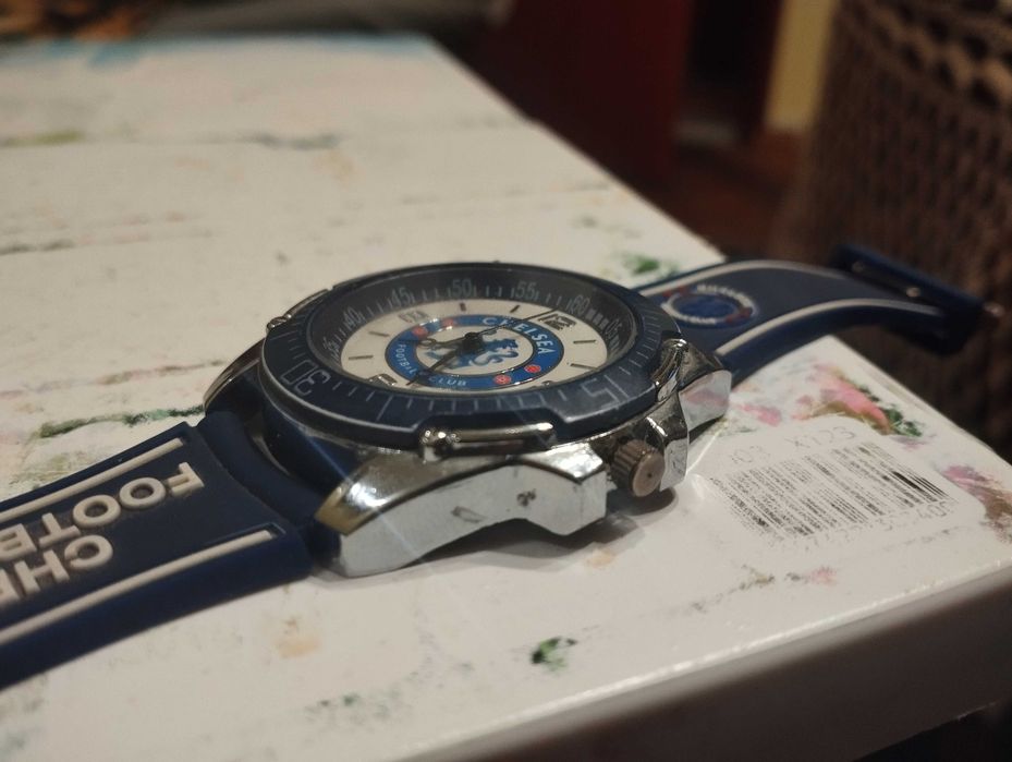 Оригинален фенски часовник на FC Chelsea, работещ, с включена батерия