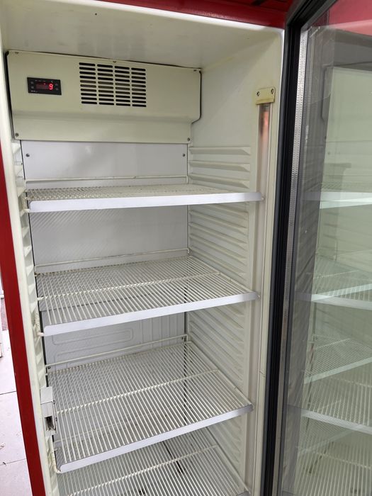 Холодильник витринный