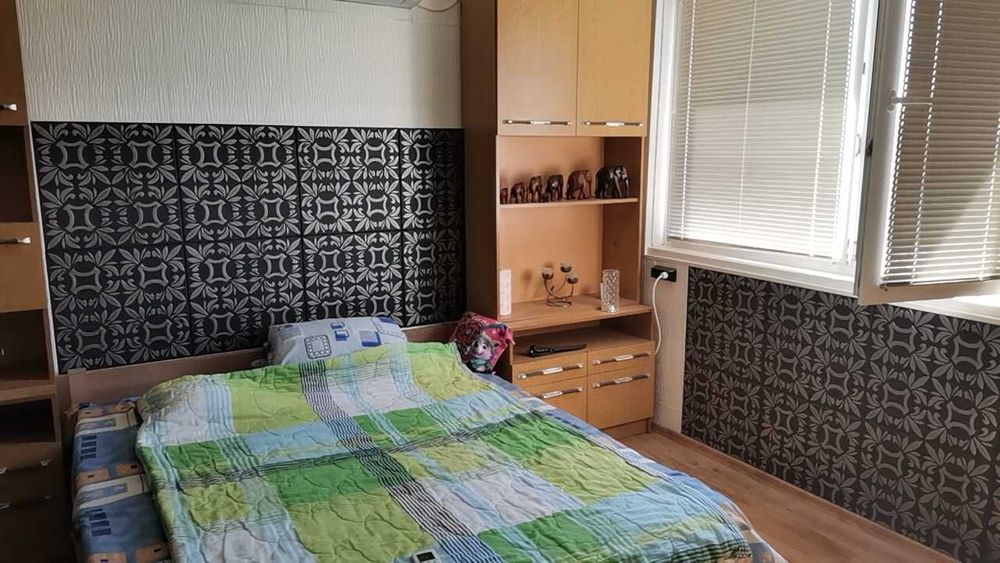 Собственик продава къща, цена 190000 евро.