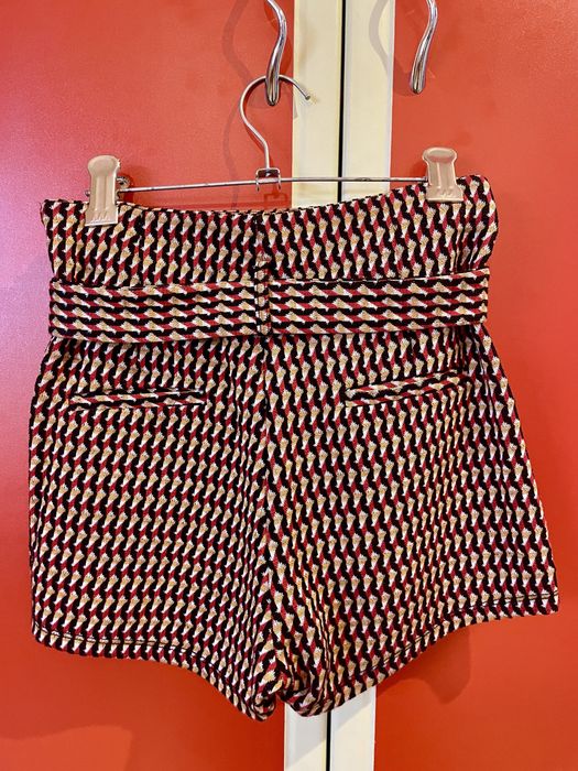 Pantaloni scurti Bershka NOI