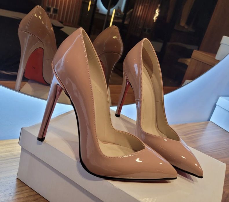 Уникални дамски обувки Stelletto