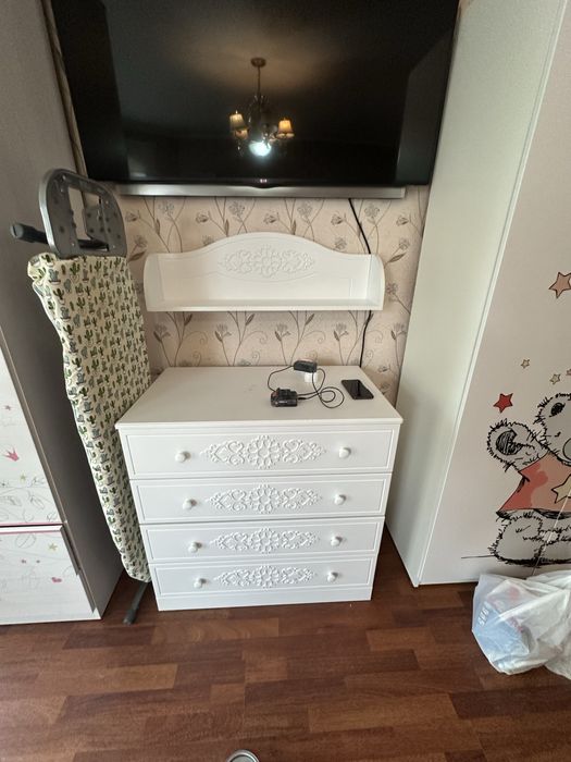 Продается тумба и шкаф детский