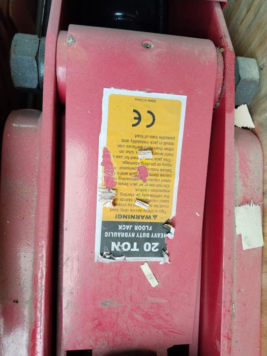 Продам домкрат для грузовых машин